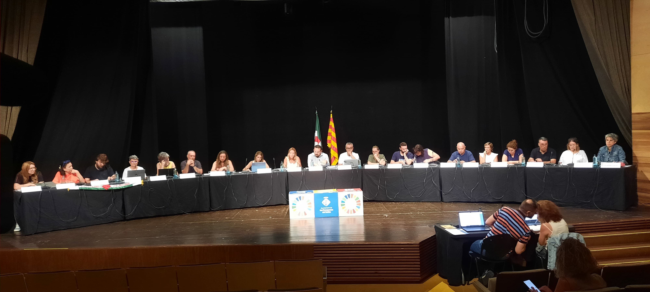 ca Imatge del ple extraordinari i urgent i del ple municipal ordinari celebrats al Teatre Auditori de Bellavista el 31 de juliol 2025. es Imagen del pleno extraordinario y urgente y del pleno municipal ordinario celebrados en el Teatro Auditorio de Bellavista el 31 de julio de 2025.